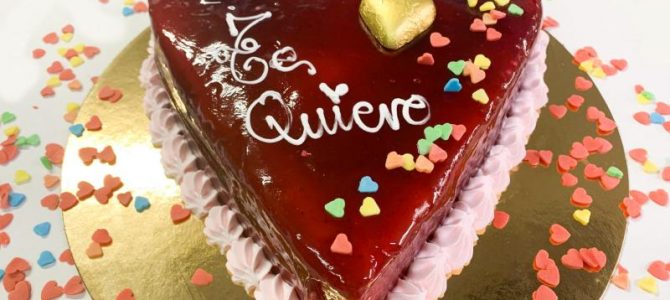 TARTA DE CORAZON FRESA