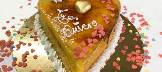 TARTA DE CORAZON YEMA